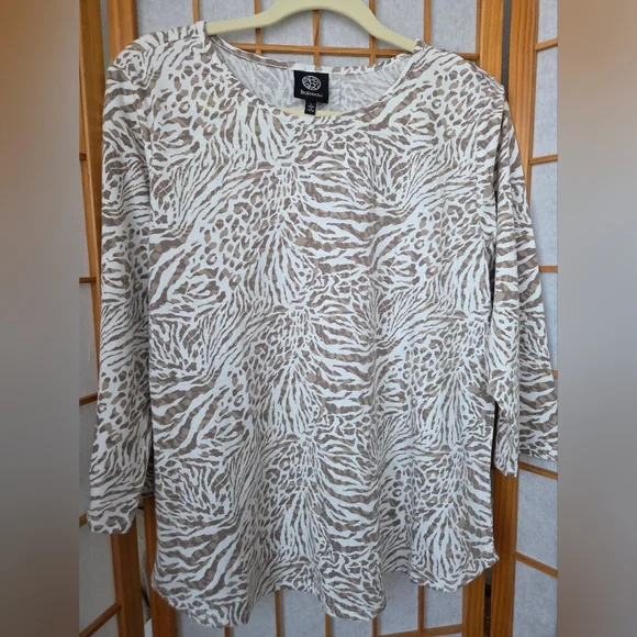 NWT WOMENS BOBEAU ANIMAL PRINT 3/4SLEEVE STRETCH RAYON MIX PULLOVER BLOUSE M - Picture 2 of 4
